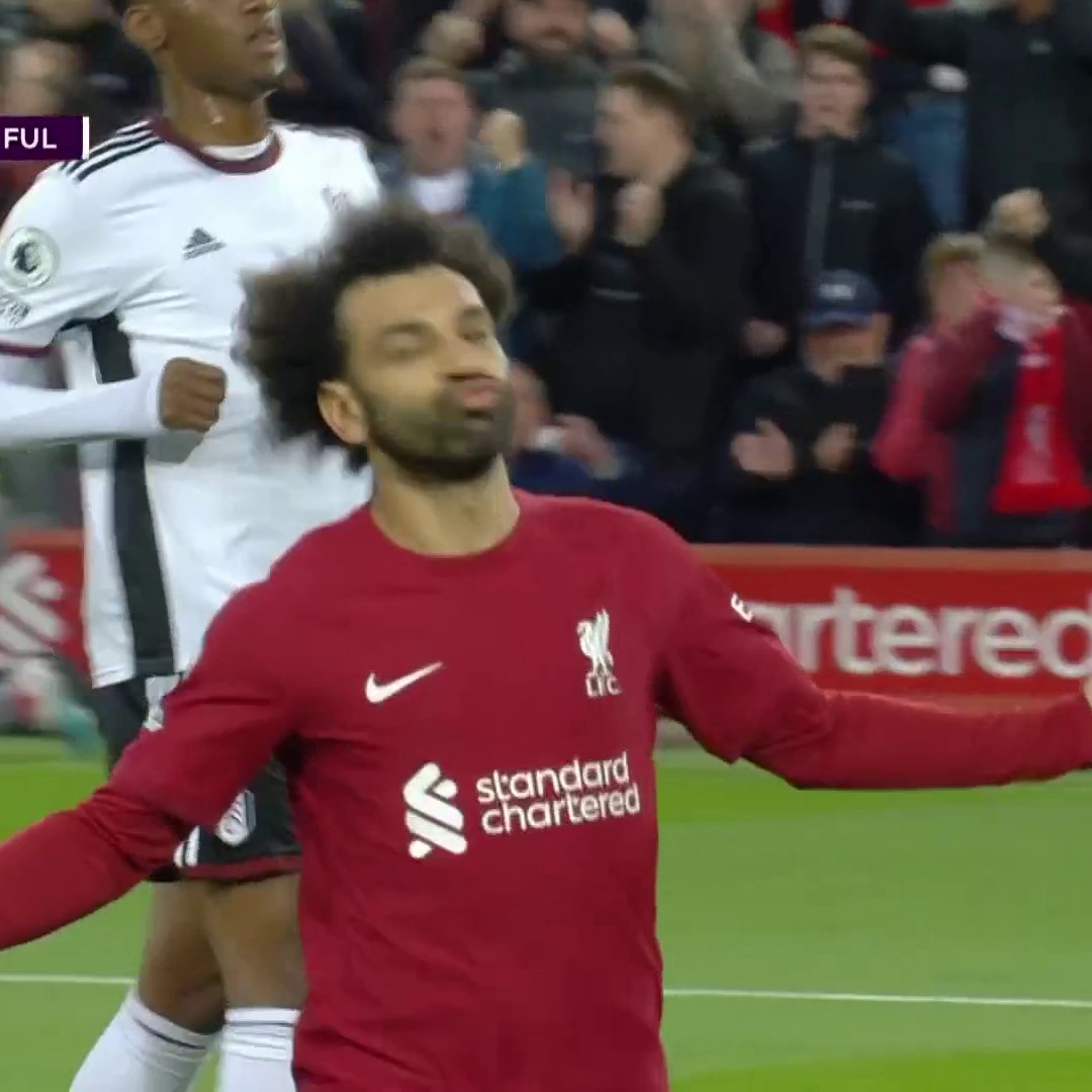Mo Salah smashes it home from the spot! 

📺: @peacock | #LIVFUL”