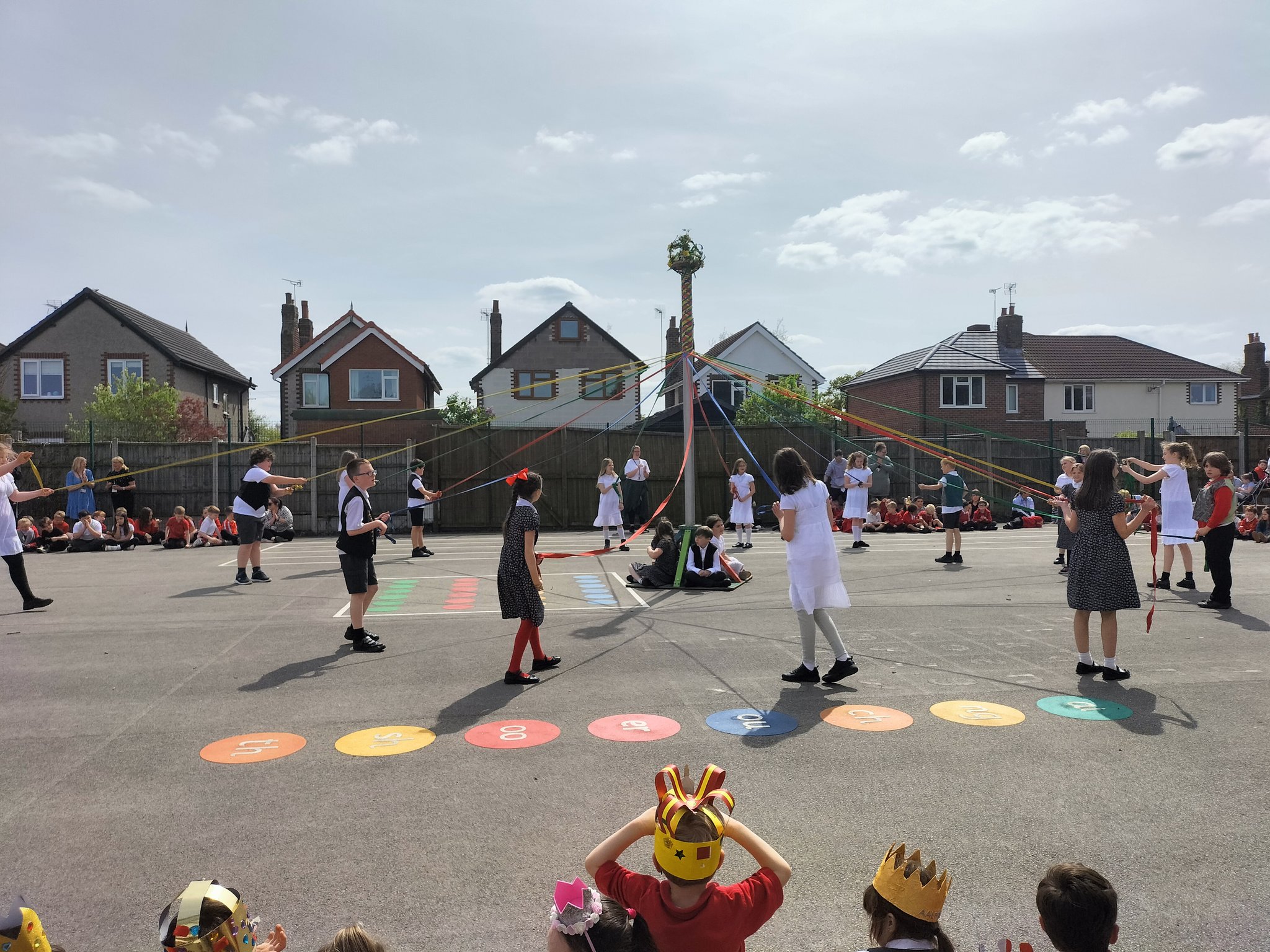 Horn's Mill Primary on Twitter "Team 5 entertained us this afternoon with their maypole dancing