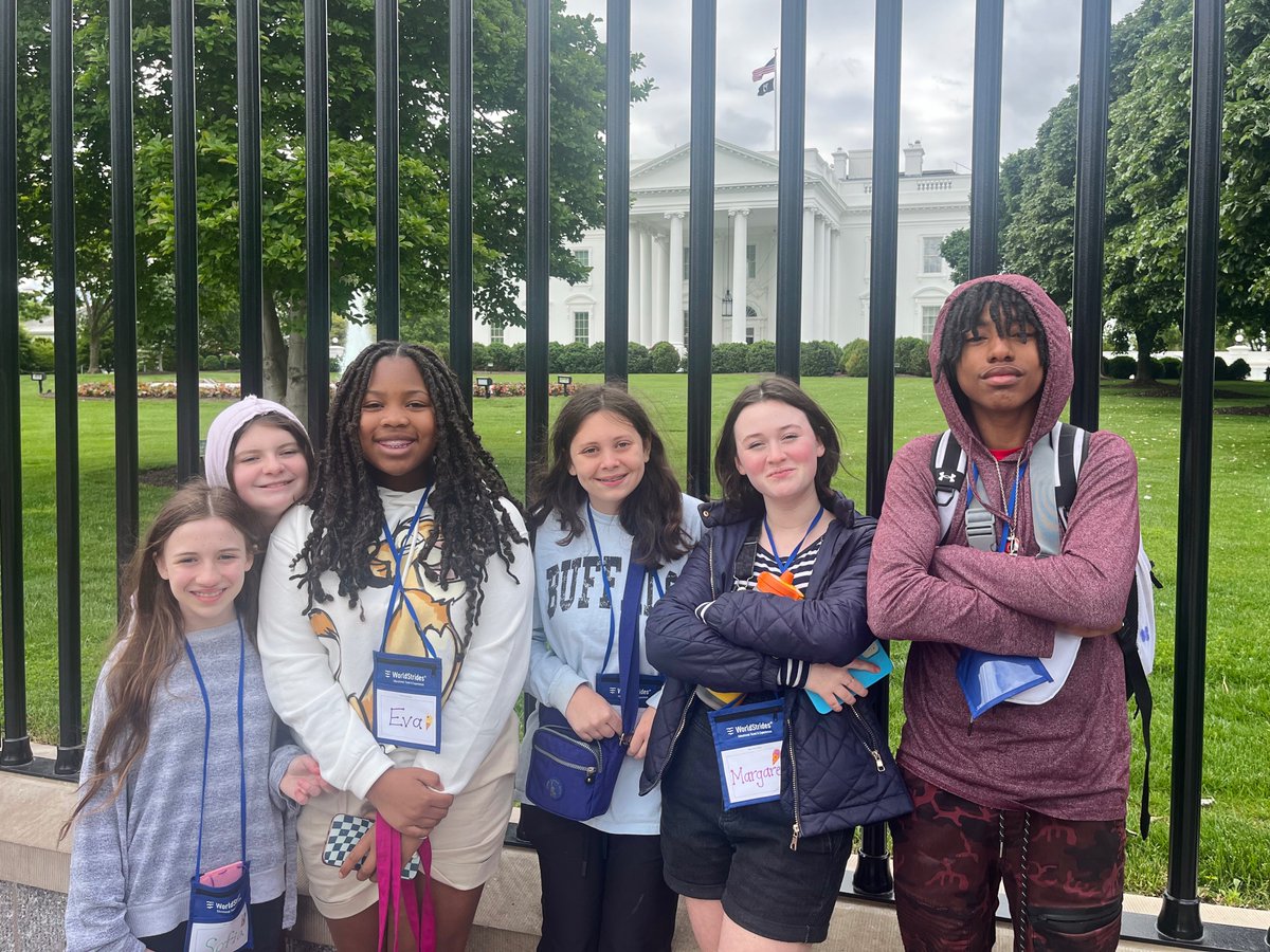 ElmwoodFranklin's tweet image. Our seventh graders left bright and early yesterday morning for their class trip! Their first stop was Gettysburg, where students followed the events from the war's first shots to the Battle of Gettysburg to Lincoln's address. Today, they are off exploring Washington, DC!