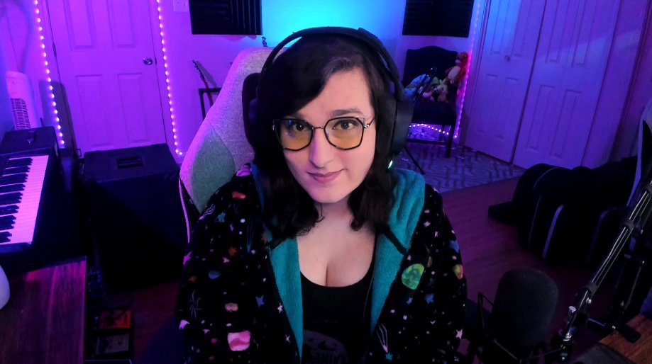 anotheralicat's tweet image. Going live with Stardew at 3pm CST, #sponsored by @TheOodie! I'm vibing in one of their new space robes because if you didn't catch it by now, space is cool 👀
You can get one for yourself and use my code CATGIRLNEXTDOOR30 For $30 off your Oodie robe!
linktr.ee/theoodietwitter