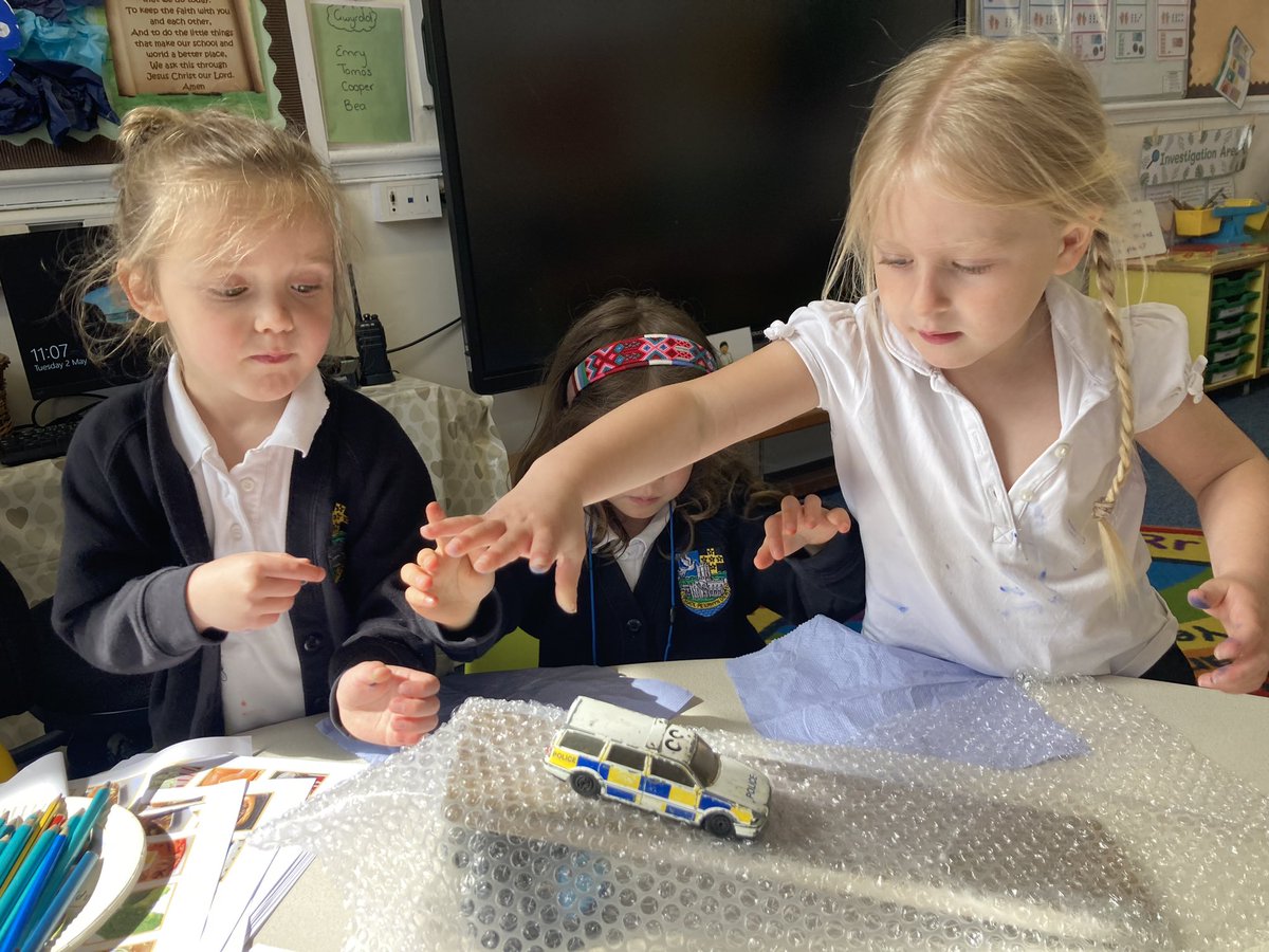 ypd_aidancampus's tweet photo. What a great day we had working together to explore and investigate a variety of materials and how they effect forces and motion. 🚗 🔍 
We are looking forward to finding out more! @Penrhyndewi #teamypdva https://t.co/Sk0n5SEG9Y