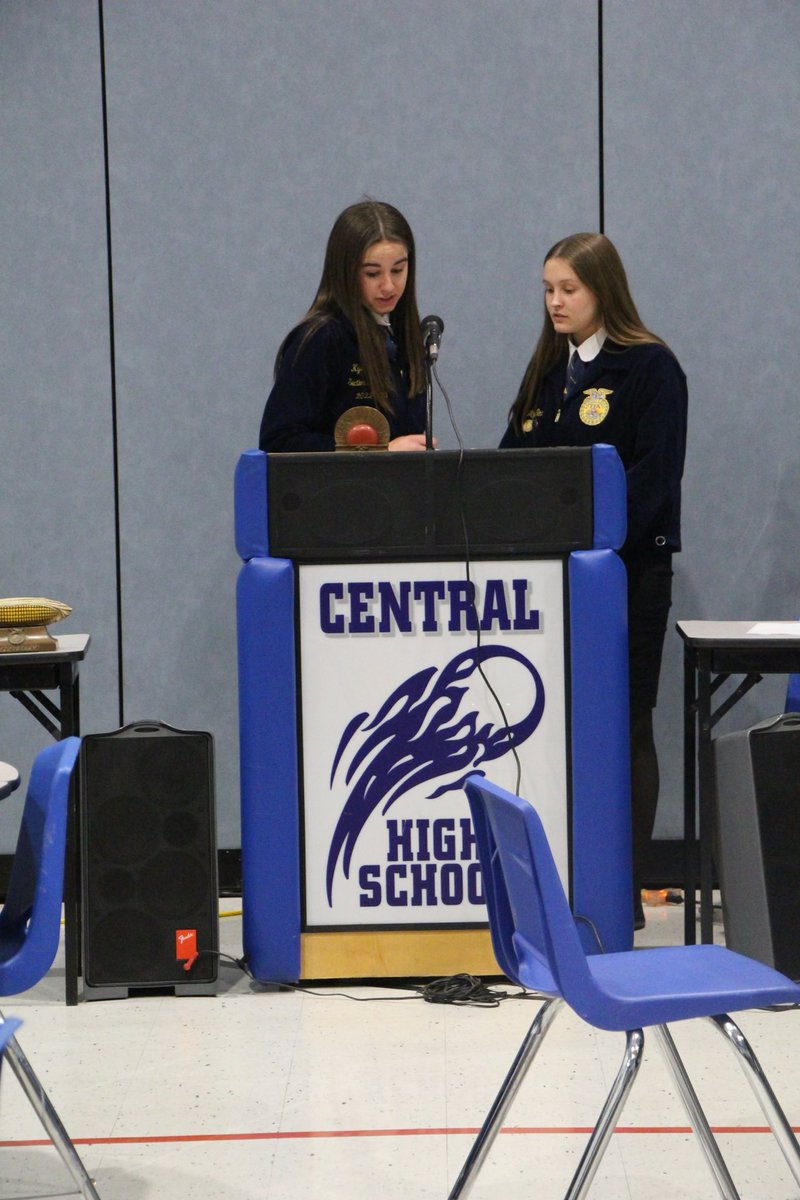 Section10FFA's tweet photo. Congratulations to Morgan Sinn (President), Mark Jones (Vice), Beau Howe (Reporter), Tiffany DeYoung (Secretary), Savannah Kaeb (Treasurer), and Jake Kocher (Sentinel), on becoming the 2023-2024 Section 10 FFA Officers. https://t.co/IjjuaeFjUK