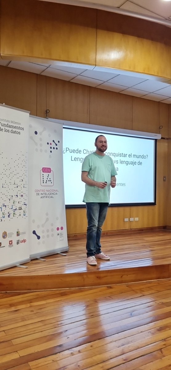IMFDChile's tweet photo. Ya estamos en la primera sesiĂłn de #RELELA, en el @dccuchile con la charla de Jorge Ortiz sobre lenguaje humano y el lenguaje de mĂĄquinas.
SĂșmate en đ https://t.co/I1OrPSXFVV https://t.co/Fc19PZPjK5