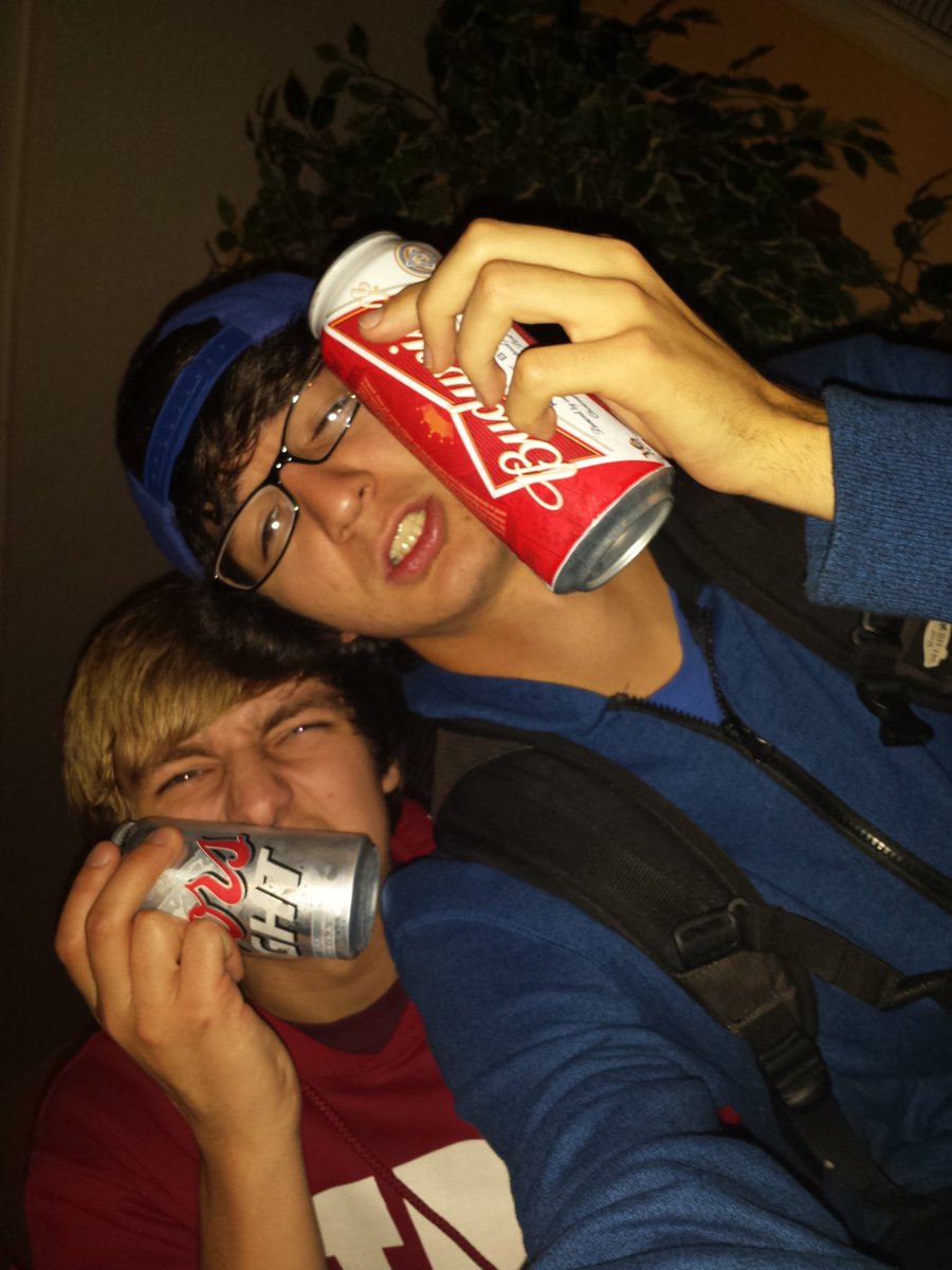 FuckNoraa's tweet photo. Happy birthday brother @FuckRelyk 🎂
All of these pictures are over 10 years old now 😅😂 https://t.co/PCZopPtDg3