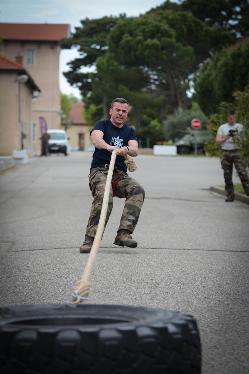 1erSpahis's tweet image. Saint Georges a été bien fêté, sous la présidence d’un ancien officier du régiment, le GBR DUTRONCY de l’E2CIA (@COM_E2CIA). 
Que ce saint patron, mais aussi Yusuf, Lyautey et d’autres figures plus discrètes continuent de veiller sur les #Spahis
@COM6BLB 
#TradisMilis
