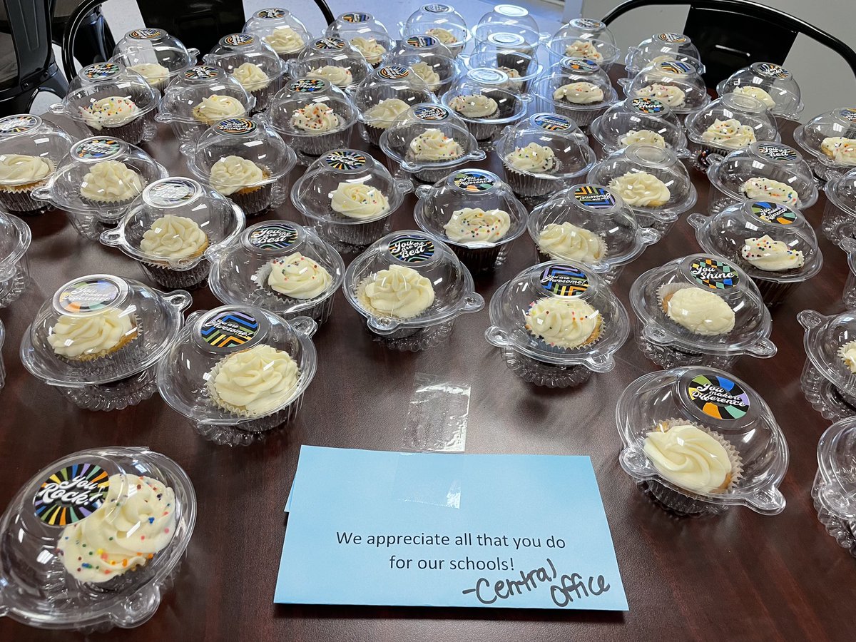 coffeecoschools's tweet photo. Thank you to our CHS Culinary Arts Department for making over 700 cupcakes to show appreciation to our teachers and staff for all they do for our school system! https://t.co/TAZkvGrlg3