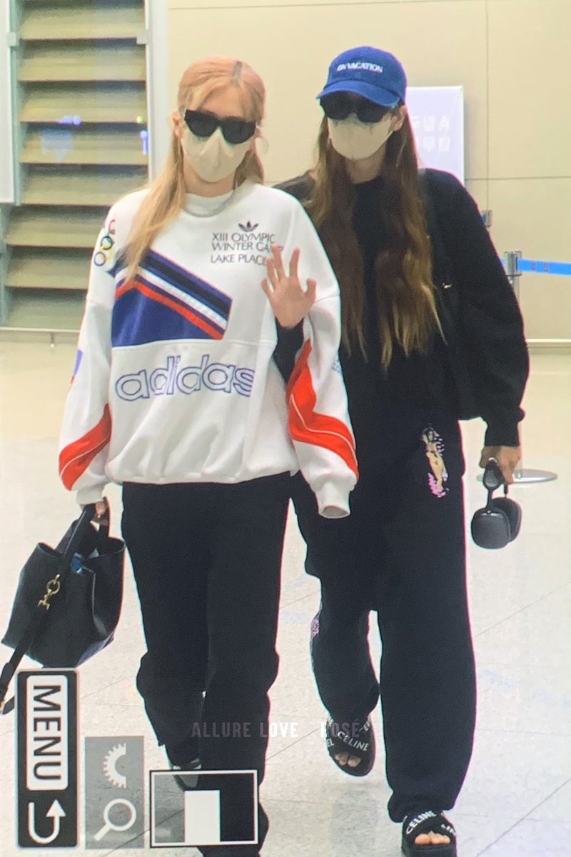 allurelove_rose's tweet photo. 230504 ICN

#블랙핑크 #로제 #BLACKPINK #ROSÉ https://t.co/G0wSLC1ERf