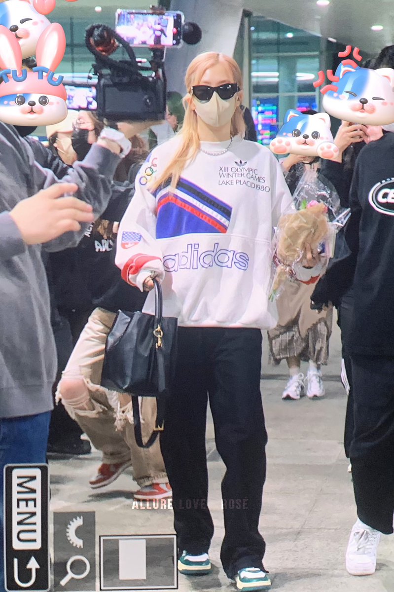 allurelove_rose's tweet photo. 230504 ICN

#블랙핑크 #로제 #BLACKPINK #ROSÉ https://t.co/G0wSLC1ERf