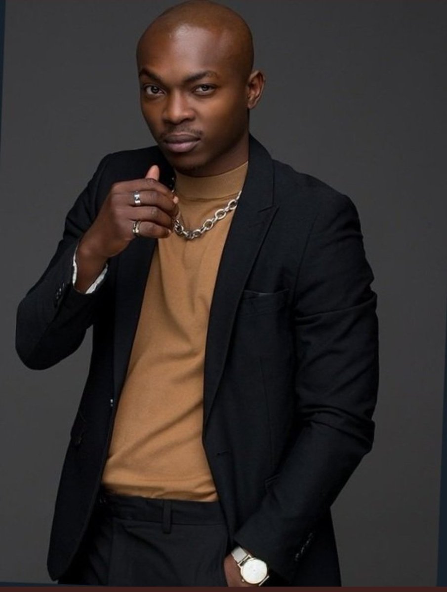 ZolaniPhakade's tweet photo. Menziwa, Ndabezitha. Uyibekile induku ebandla. I sizwe sonke siyalazi igama lakho, umhlaba ushaya izandla. Khuphuka njalo qhawe lami #Mlilo #TheRiver1Magic @Vuyo_RSA https://t.co/WQTvBkYU0r
