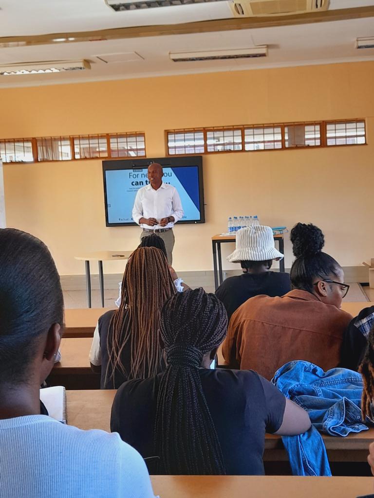 KHANYISILERasm1's tweet photo. Today Mr Makhadi talked about four important points which is:
Factual
Accountable
Independent
Responsible
#Tutjourn2023
#PressFreedomDay
#FairCampaign https://t.co/tSHsocbCy7