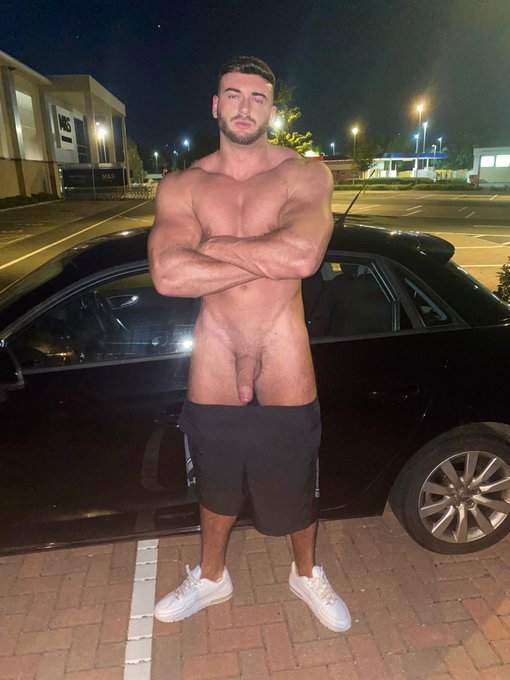 Can I pick you up?😈 https://t.co/0TE80UZLvv