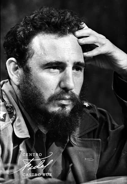 #Fidel:"Vivir es tener una meta, un objetivo, una tarea, una obra a la cual dedicar el tiempo, la energía, y dedicar la vida (...)". #FidelVive