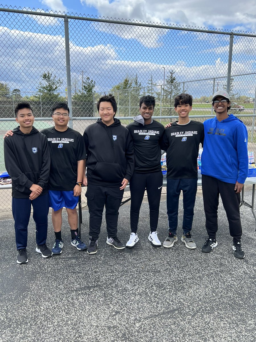 Congratulations to our Boys Tennis Seniors! 🎾👏 • We are grateful for all of your hard work, dedication, and leadership you have provided the program! You will be missed! Best of luck in future endeavors. #GoJags🐆