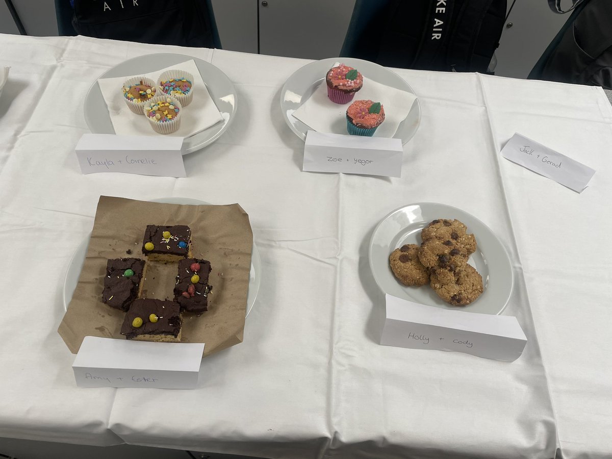 🍰Delighted to be asked to judge the #bakeoff today as part of the #CreativeWeek activities. Very difficult decisions! 🤔 Well done to all the students involved 👏. Such a lovely mid morning treat 🍰 Another well organised event by our @oldbawnty students. 👏🌟