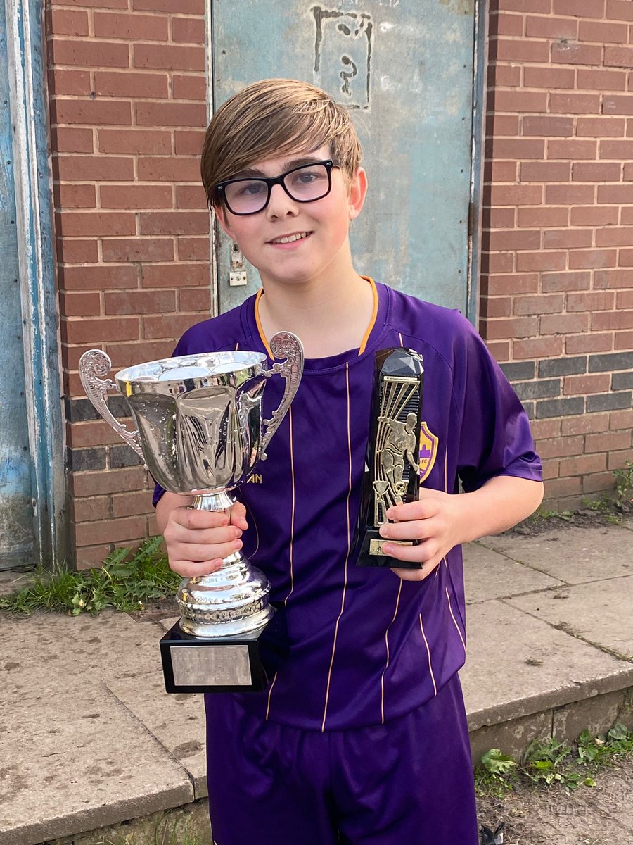 andyb4ker's tweet photo. Bootle u13s league title went all the way this year. League champions at the final game. Back to back titles for the lads. @COLFCbootlejfl 👊🏻 #upthepurps https://t.co/U6TRQdmRmB