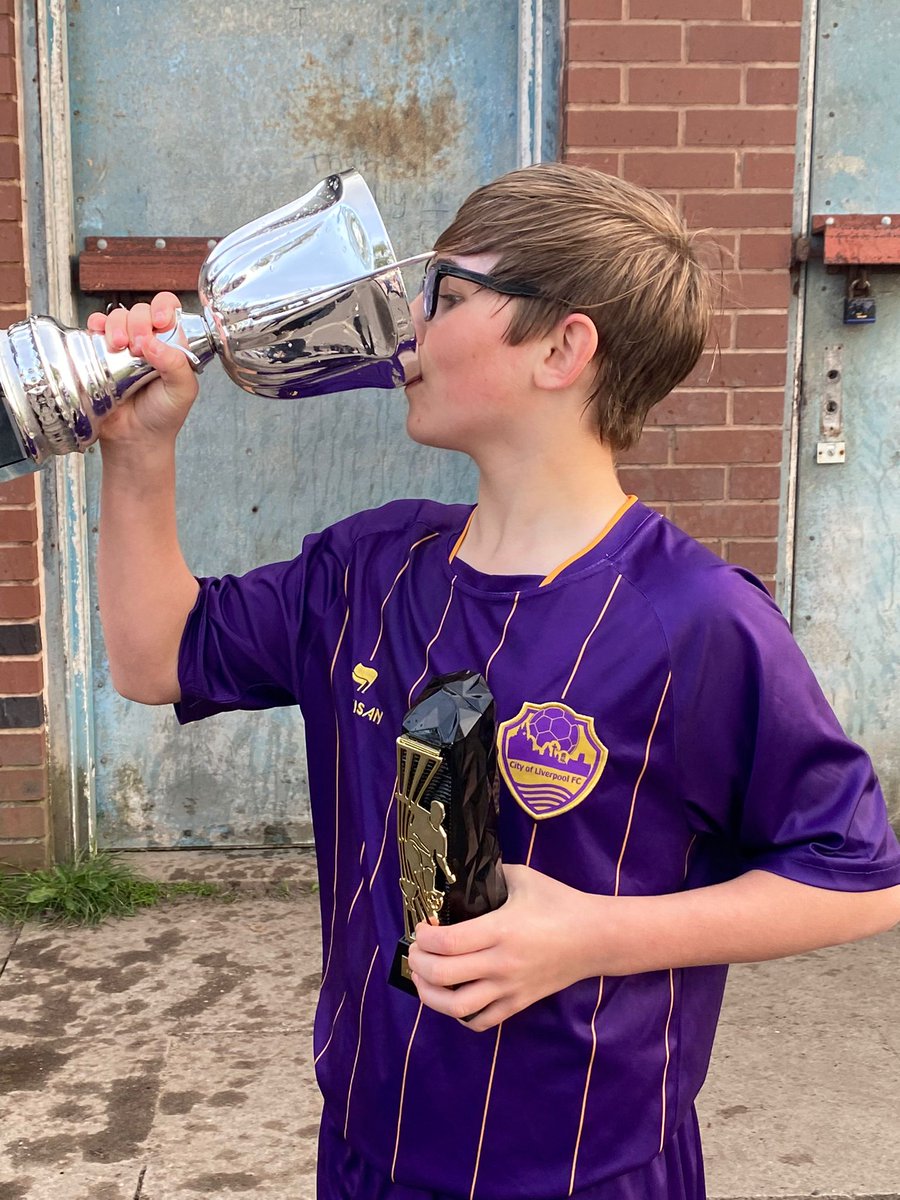 andyb4ker's tweet photo. Bootle u13s league title went all the way this year. League champions at the final game. Back to back titles for the lads. @COLFCbootlejfl 👊🏻 #upthepurps https://t.co/U6TRQdmRmB