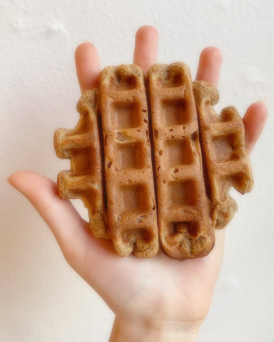pbjluvrx's tweet photo. pb banana protein waffle, 103kcal, 6.3g protein https://t.co/8nvRppvJuk