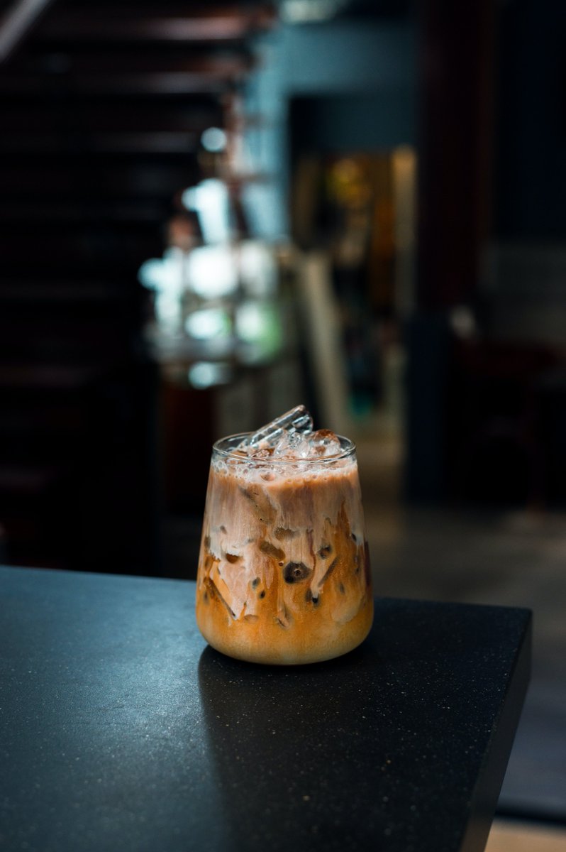 CreamyCreates's tweet photo. Nothing beats a refreshing cup of iced coffee on a hot day ☀️👌 Who else agrees? #IcedCoffee #SummerVibes #CoffeeLover #wednesdaythought #Wednesdayvibe #coffee #aesthetic #trending #viral https://t.co/E4yoBGwfBS