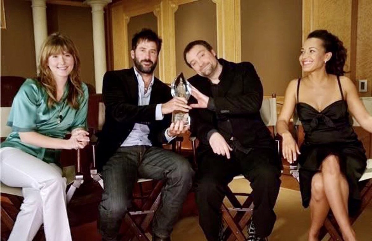 From the Archives! People’s Choice Awards 2008 with my Stargate family. Love the people you can be weird with😉⠀

#stargateatlantis #peopleschoiceawards #stargate <a href="/JewelStaite/">Jewel Staite</a> <a href="/JoeFlanigan/">Joe Flanigan</a> <a href="/dhewlett/">David "Stargate Genius Leader" Hewlett</a>