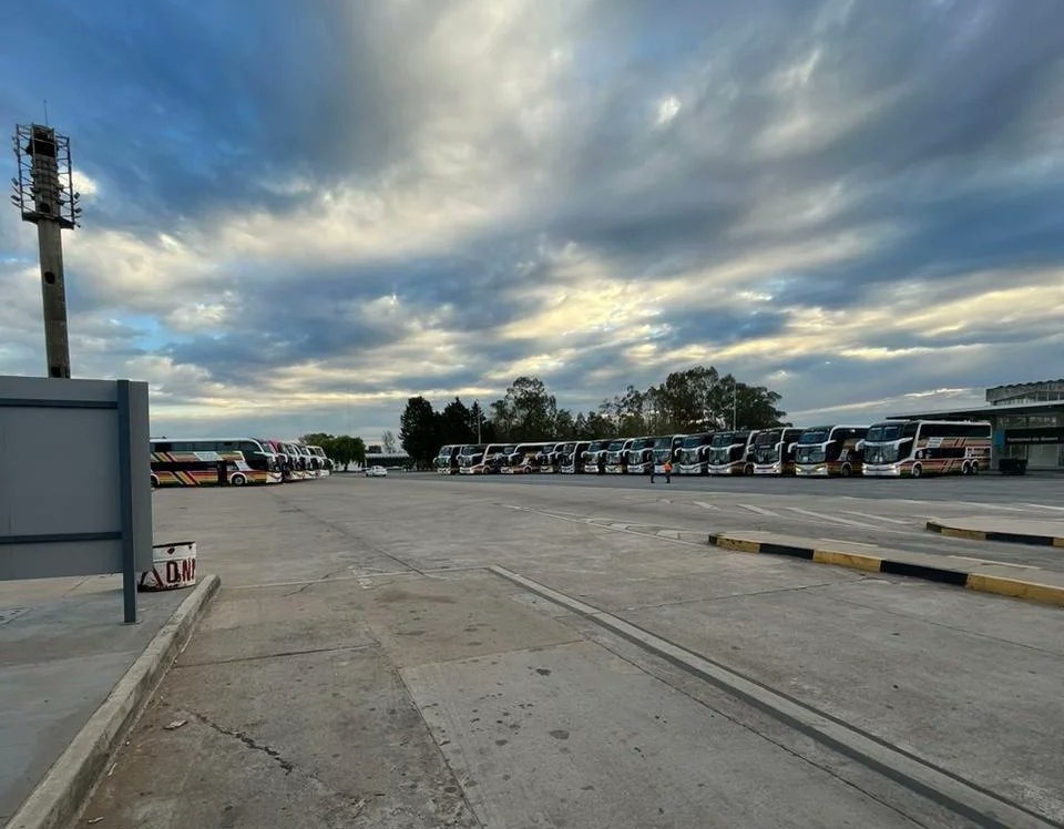 #AAAJ 📄 Comunicado oficial sobre lo sucedido en el viaje a Uruguay.
argentinosjuniors.com.ar/noticias/insti…

<a href="/SociosAAAJ/">Oficina de Socios y Socias AAAJ</a>  <a href="/scdhaaaj/">Subco Del Hincha AAAJ 🐞</a>