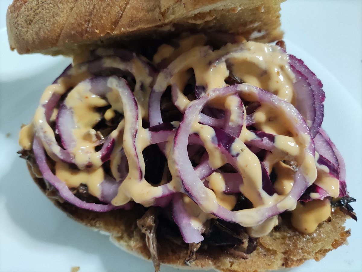 ToralJavi's tweet photo. @SuperPilopi El super bocadillo. He cambiado el pan porque este me gusta más.
Una auténtica delicia. https://t.co/6mapv5swxB