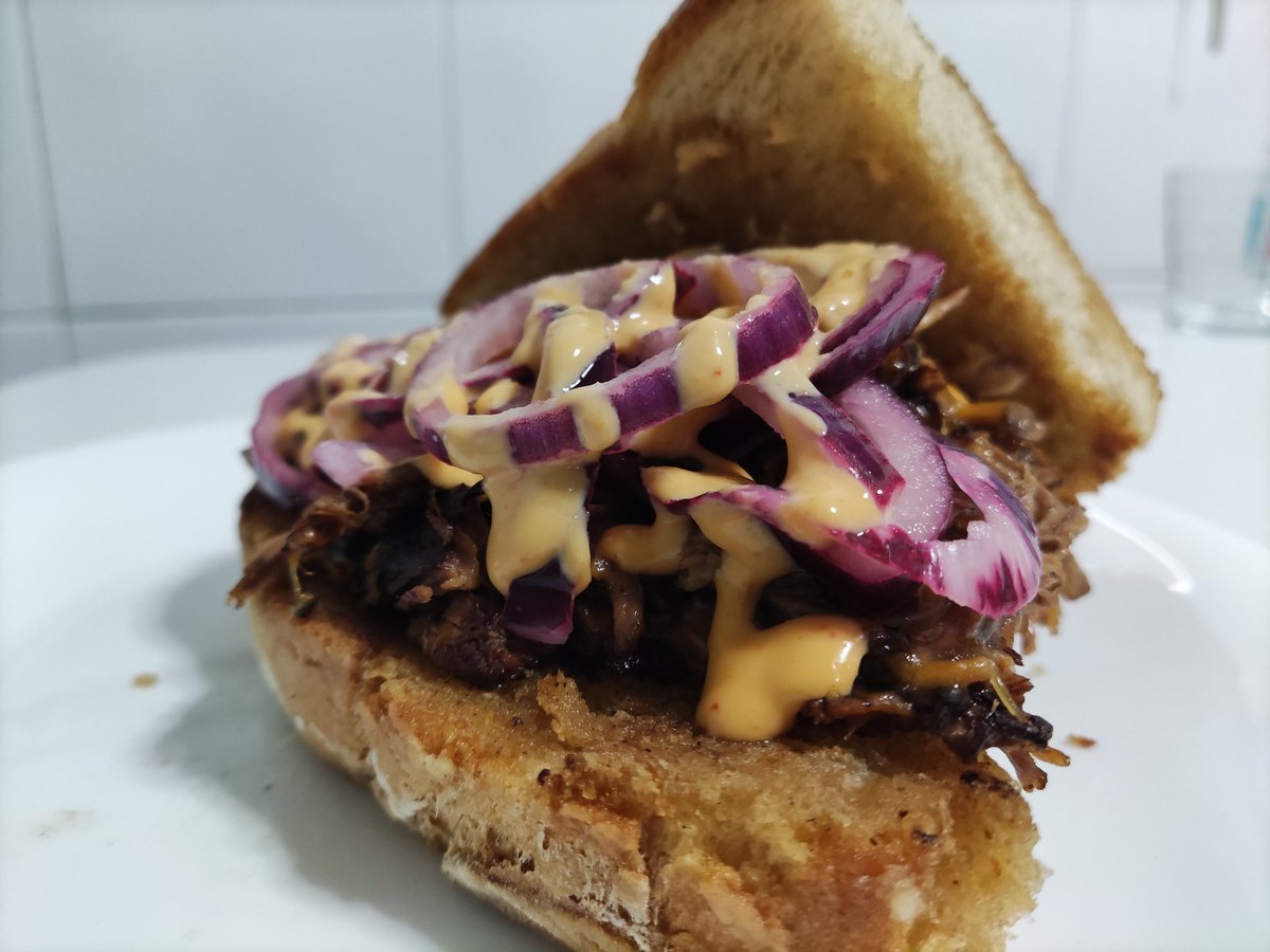ToralJavi's tweet photo. @SuperPilopi El super bocadillo. He cambiado el pan porque este me gusta más.
Una auténtica delicia. https://t.co/6mapv5swxB