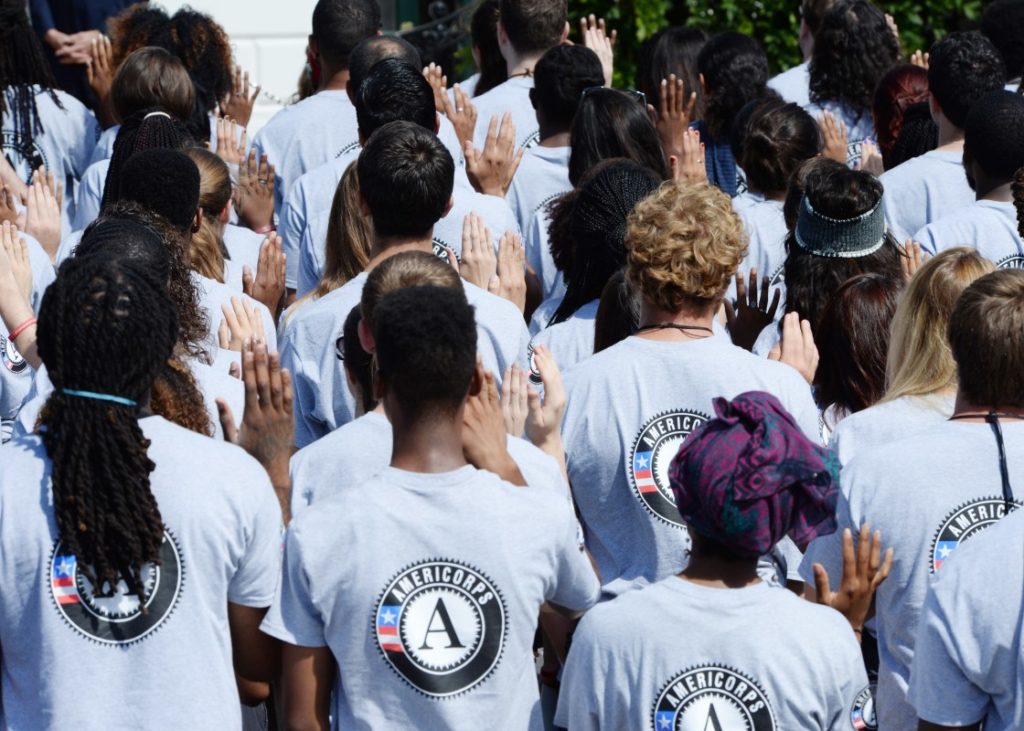 Join LCLC as an AmeriCorps VISTA Summer Associate. Benefits include a cost-of-living allowance, educational award and health care. Associates will serve for 9 weeks beginning June 5, 2023 and must be at least 18 years old. Apply TODAY! conta.cc/3ASgkeh