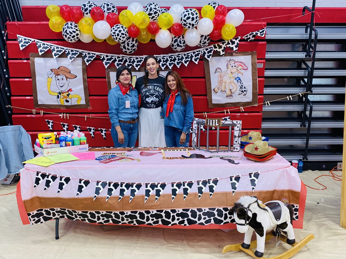 mchavez_CI's tweet photo. Speech Team 
SISD Celebration Day! https://t.co/MoZTEjULPK