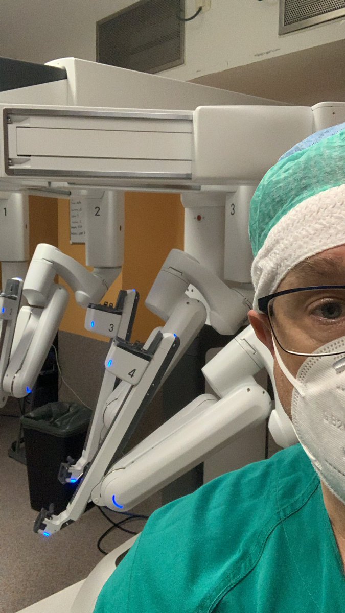 blendioracing's tweet image. Aquí, con nuestro RR (Rolls-Royce? No). Real Robotic como dice el Maestro @santiazagra!!! #ThinkRobot #InloveDaVinci #elfuturoeshoy