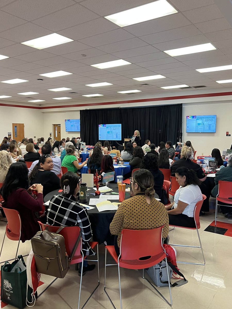 pcfrankramirez's tweet photo. We are excited to host the Mental Health and Education Conference at @PCollegePirates today! This is a great way to kick off #MentalHealthAwarenessMonth. Over 100 educators and practitioners participated in a wonderful workshop hosted by @ThrivingU. #KCCDDaringMightyThings https://t.co/LfFl3M9dgt