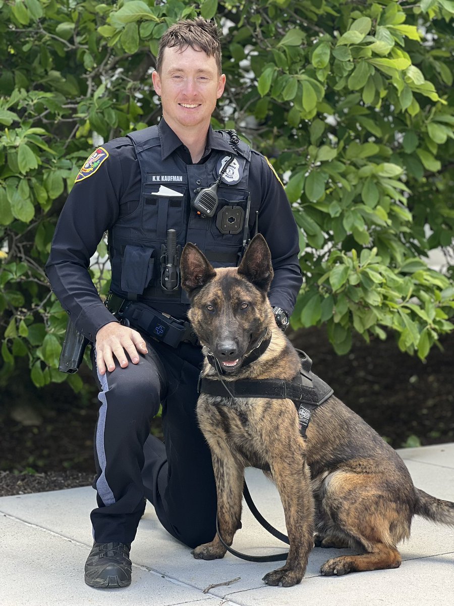 roanokepolice's tweet photo. Meet the newest members of Team RPD – K9 Magnum, K9 Knox, and K9 Vader!

These dogs are in training to become dual-purpose K9s at RPD.
The bond between an officer and their K9 partner is incredibly special, and we can’t wait to see what these new duos will accomplish together! https://t.co/Gjmx88KZvo