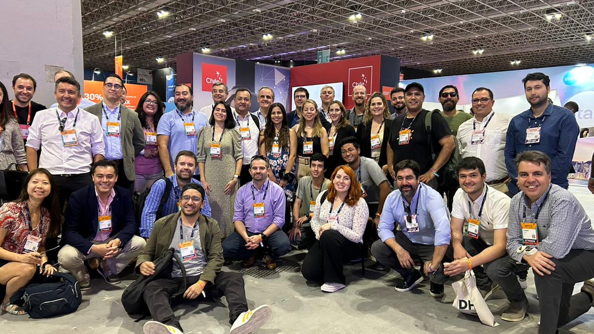 Inauguração Stand do #Chile na #websummitrio2023🇧🇷  com nossa delegação de 40 empresas e #startups #chilenas, organizada por 🇨🇱<a href="/ProChile/">ProChile</a> e <a href="/CChC_Chile/">Cámara Chilena de la Construcción</a>. 

Quer saber por que o Chile é um dos parceiros estratégicos do Brasil? Passe no nosso stand E-237!! 🇨🇱🇧🇷
#inovação #Tecnologia