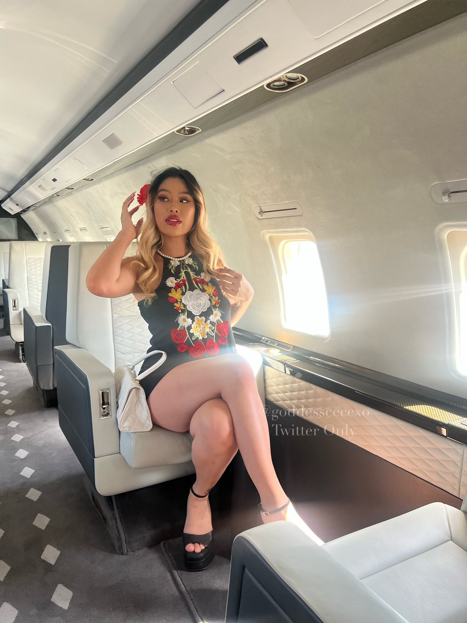 𝐆𝐨𝐝𝐝𝐞𝐬𝐬 𝐂𝐞𝐜𝐞 ♛ on Twitter: "In Cabo for Cinco de Mayo 🏝️🍹 Findom https://t.co/kOfqQgZcLE" / Twitter