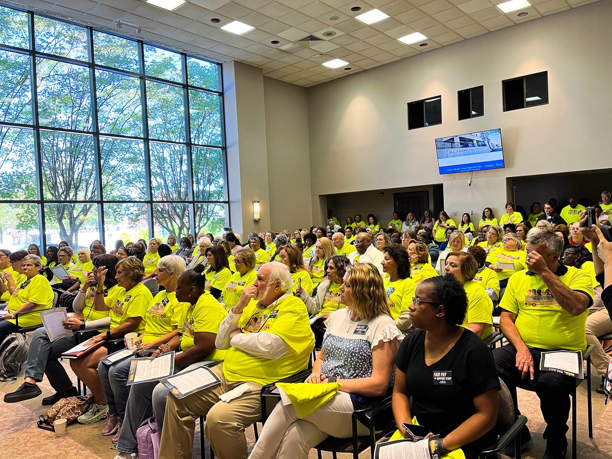 myAEA's tweet photo. Today, Education Support Professionals (ESPs) from across Alabama visited the Statehouse to speak with lawmakers about the importance of fair pay. The time is NOW for ESPs to have a fair and livable wage. #rESPect #myAEA #weloveourESPs https://t.co/wqwOeJ0QKs