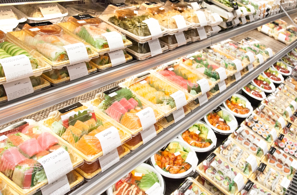 Looking for an easy and delicious weeknight dinner? Head to the sushi counter at our Crown Heights, Cobble Hill., Grand Army Plaza, or Lower East Side locations.⁠