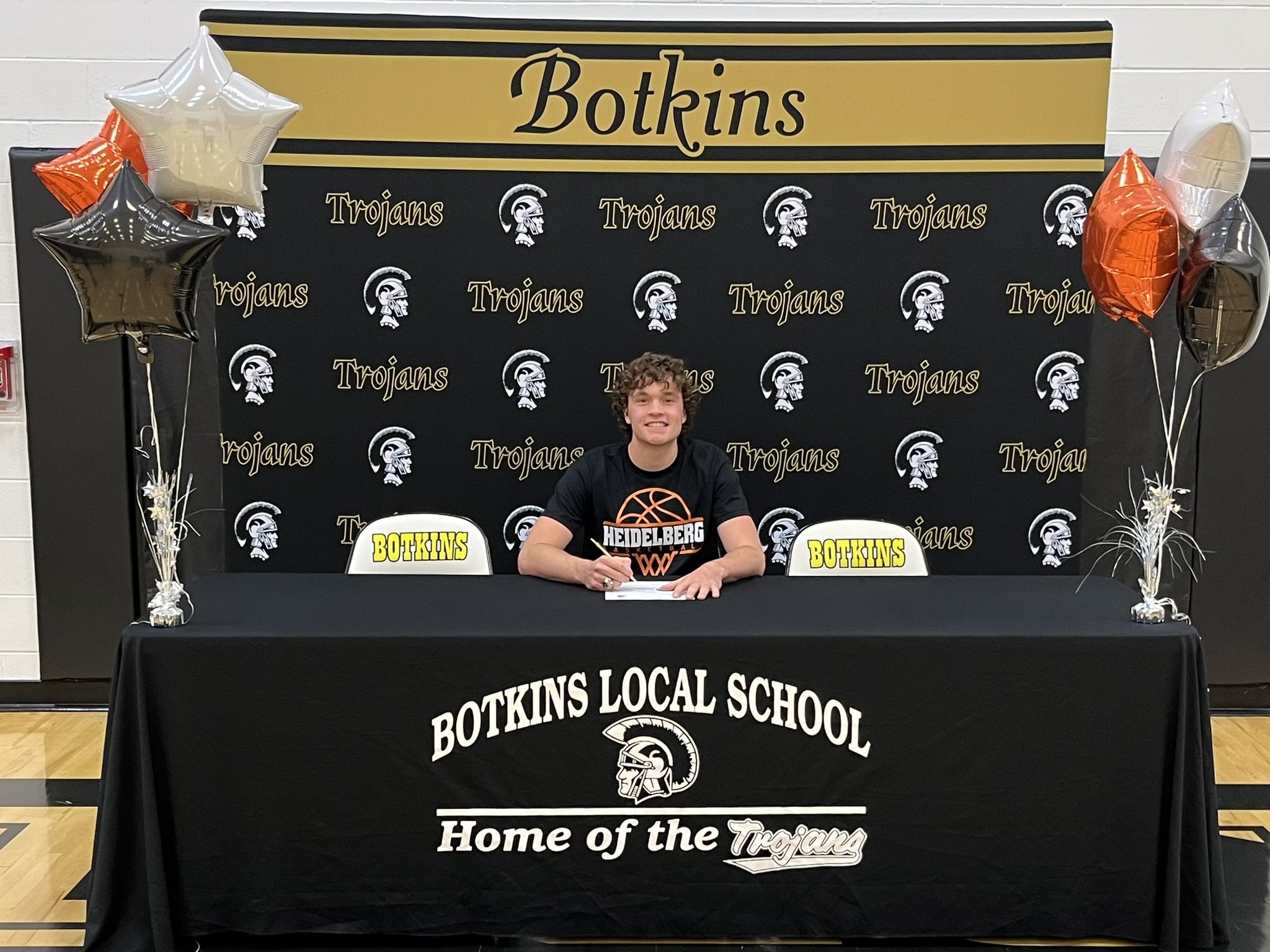 Botkins Basketball on Twitter "Carter Pleiman made his commitment to BergMensBBall official