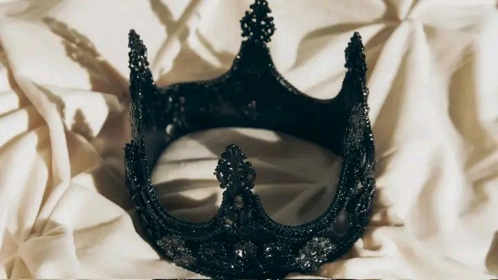 guess who's the owner of this crown? 

<a href="/ENHYPEN/">ENHYPEN OFFICIAL</a> <a href="/ENHYPEN_members/">ENHYPEN</a>