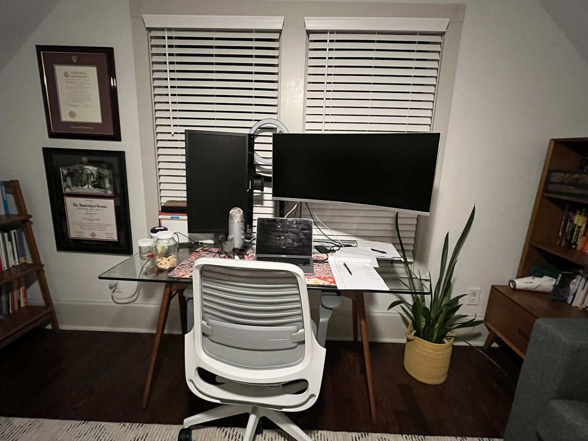 Holly Gooding (@hollygoodmd) on Twitter photo Logging back in after a full day <a href="/HarvardMacy/">Harvard Macy</a> and thrilled to see 3 current #hmieducators scholars leading the #hmichat ! <a href="/drtuvdendorj/">Demidmaa Tuvdendorj</a> <a href="/michellecrum86/">Michelle Crum</a> <a href="/andi_cooley/">Andi Cooley</a> (+ the great @GLBDallaghan ) Logging back in after a full day <a href="/HarvardMacy/">Harvard Macy</a> and thrilled to see 3 current #hmieducators scholars leading the #hmichat ! <a href="/drtuvdendorj/">Demidmaa Tuvdendorj</a> <a href="/michellecrum86/">Michelle Crum</a> <a href="/andi_cooley/">Andi Cooley</a> (+ the great @GLBDallaghan )
