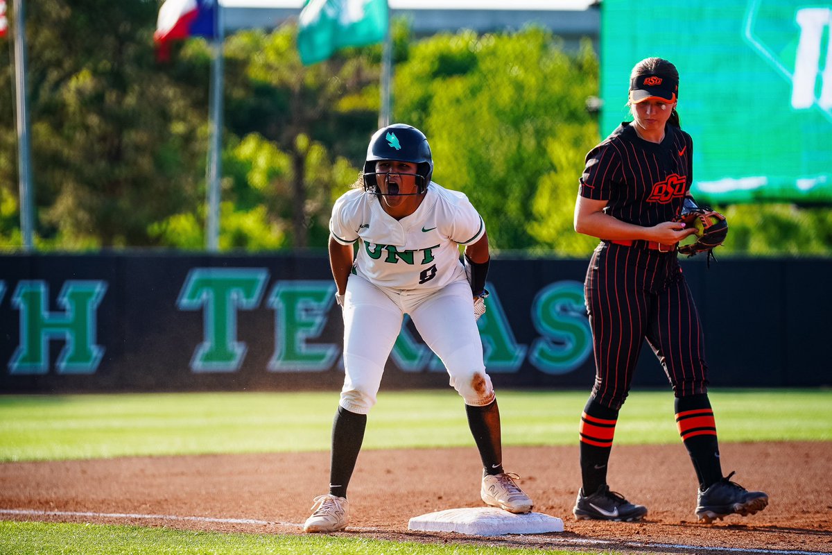 🚨 UPSET ALERT 🚨 North Texas pulls off the midweek upset over No. 6 Oklahoma State! The 5-1 victory gives the Mean Green their first win over a top-10 opponent since 2020. #NCAASoftball x 📸 @MeanGreenSB