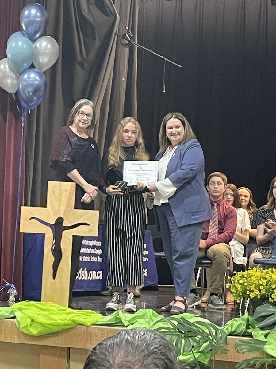 PHStAnthony's tweet photo. Congratulations to Delaney Stewart, this year’s recipient of the Catholic Leadership Award! https://t.co/v5LwEvZnKo