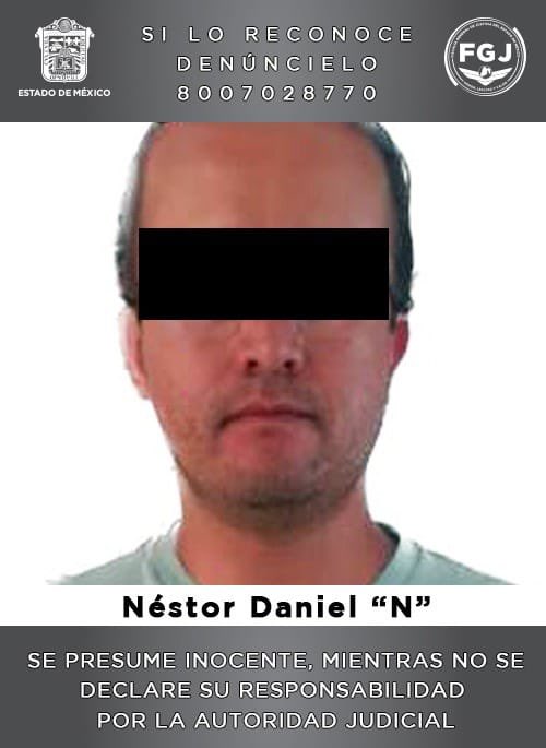 MrElDiablo8's tweet photo. Detiene @FiscaliaEdomex a Ernesto Daniel N, quien presuntamente el 19 de abril ingresó a un domicilio en Parque San Mateo, Cuautitlán, donde golpeó a un perro; ya fue presentado al Ministerio Público por maltrato animal y cohecho. 
Vecinos registraron los hechos. 

#Video 🎥👇🏽 https://t.co/tbTs228Vec