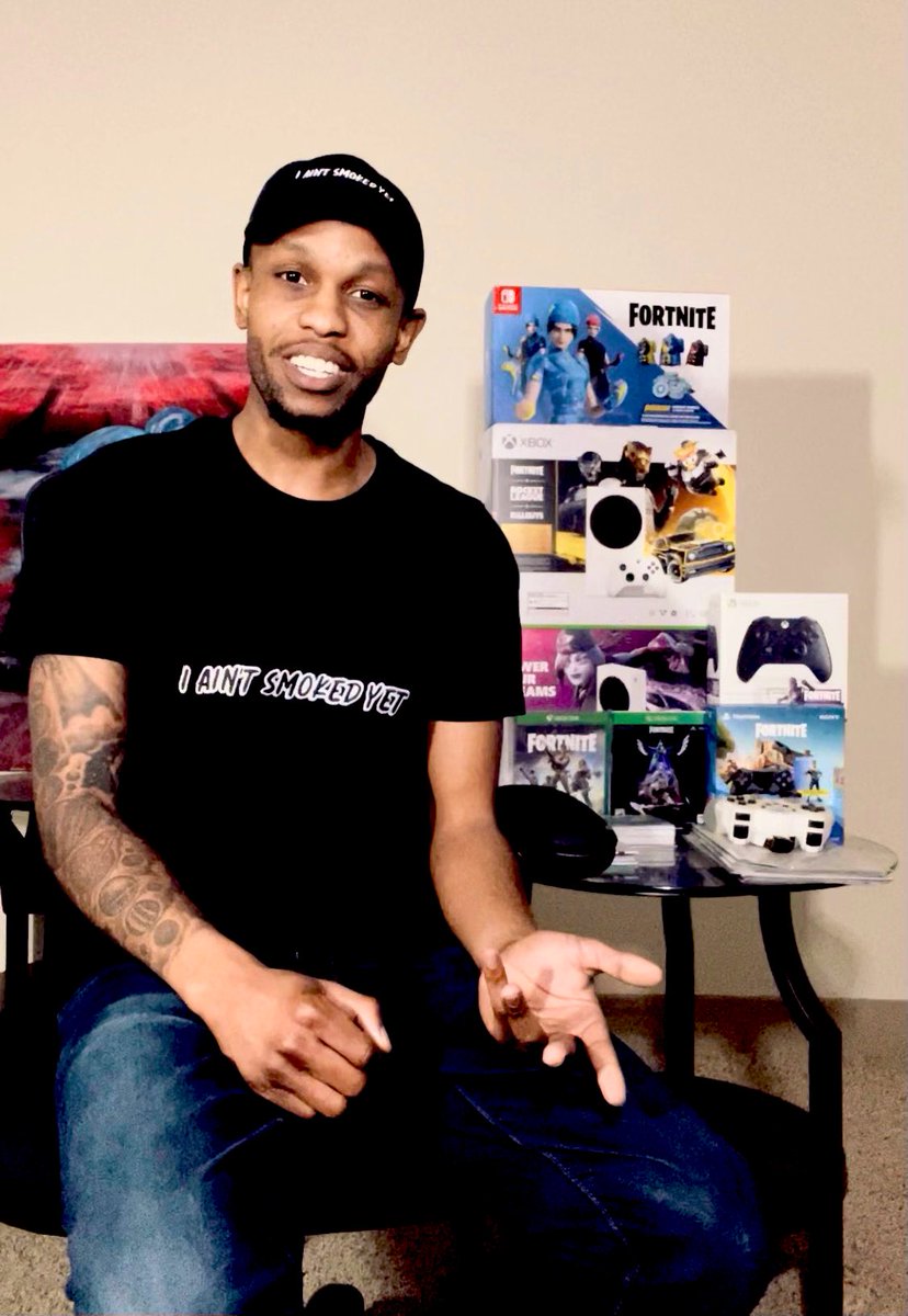 ComicBookGrey's tweet photo. https://t.co/XtCfIht8lt Is The Official Clothing Brand Of ComicBookGrey Use Code “PUTEMAWAYGREY” #Sponsored #ad #gaming #fortnite #blackowned #stonercollective #gamingmodel #thestonercollective #sponsor #smoke #tshirt #happy420 #iaintsmokeyet #drop #lit #customer @StonerCollect https://t.co/wbAhUL5hSj