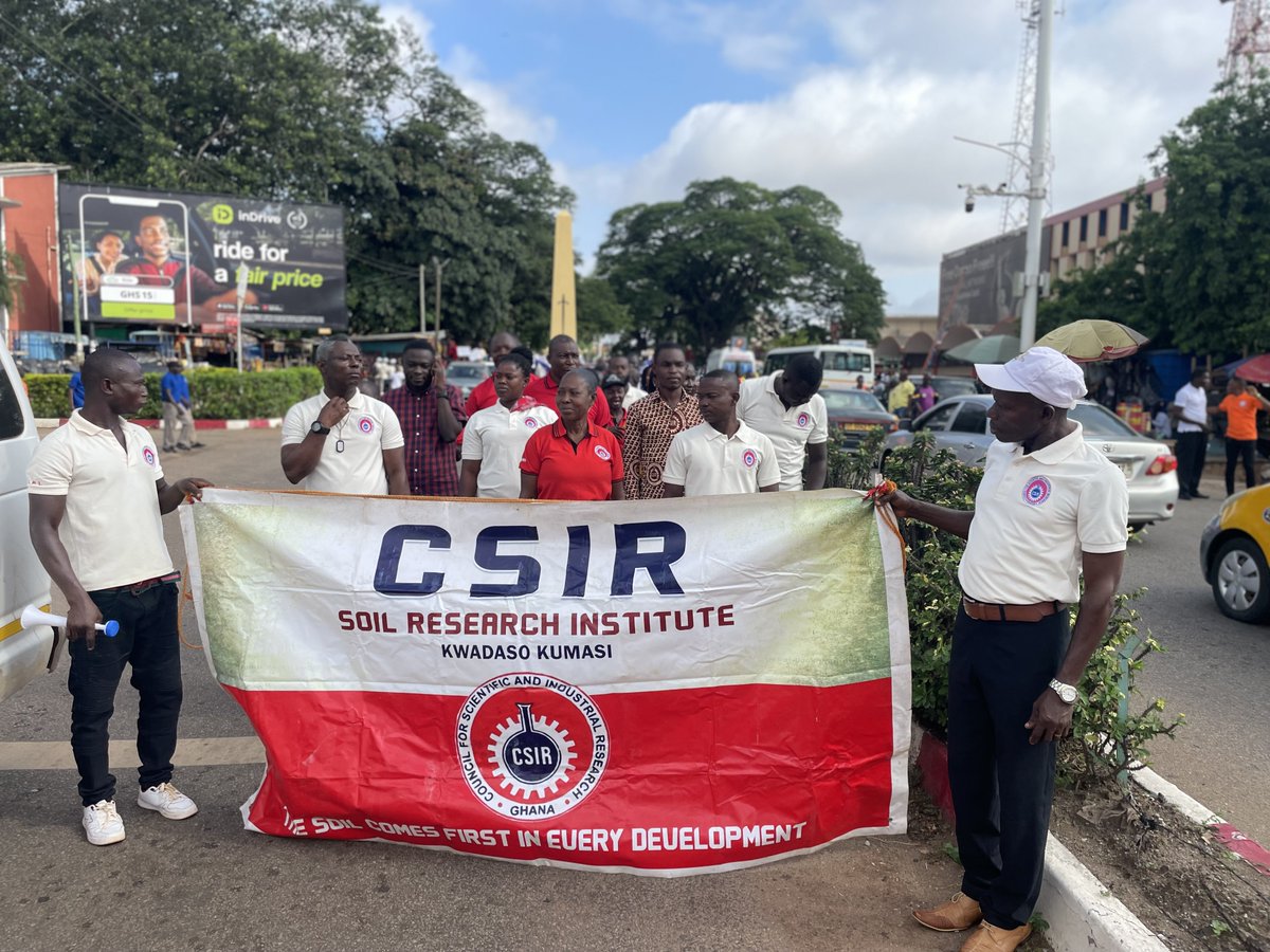 CSIR-SRI WORKERS MARK 2023 MAY DAY IN KUMASI
sri.csir.org.gh/media/stories/…
#workers2023 #mayday2023 #soil #SoilResearch #soilhealth #soilcomesfirst #May2023