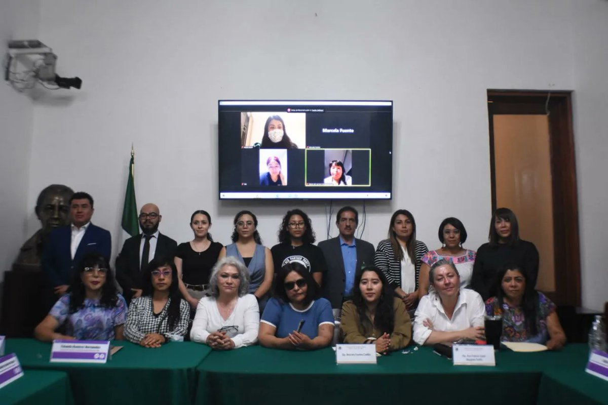 FuenteMarce's tweet photo. 🖐🏾🟣 ¡No más violencia ácida!  
 
Les compartimos algunas fotos de la mesa de trabajo para el análisis de la iniciativa de reforma que busca la erradicación de los ataques de ácido en la CDMX https://t.co/3srUfINmTZ