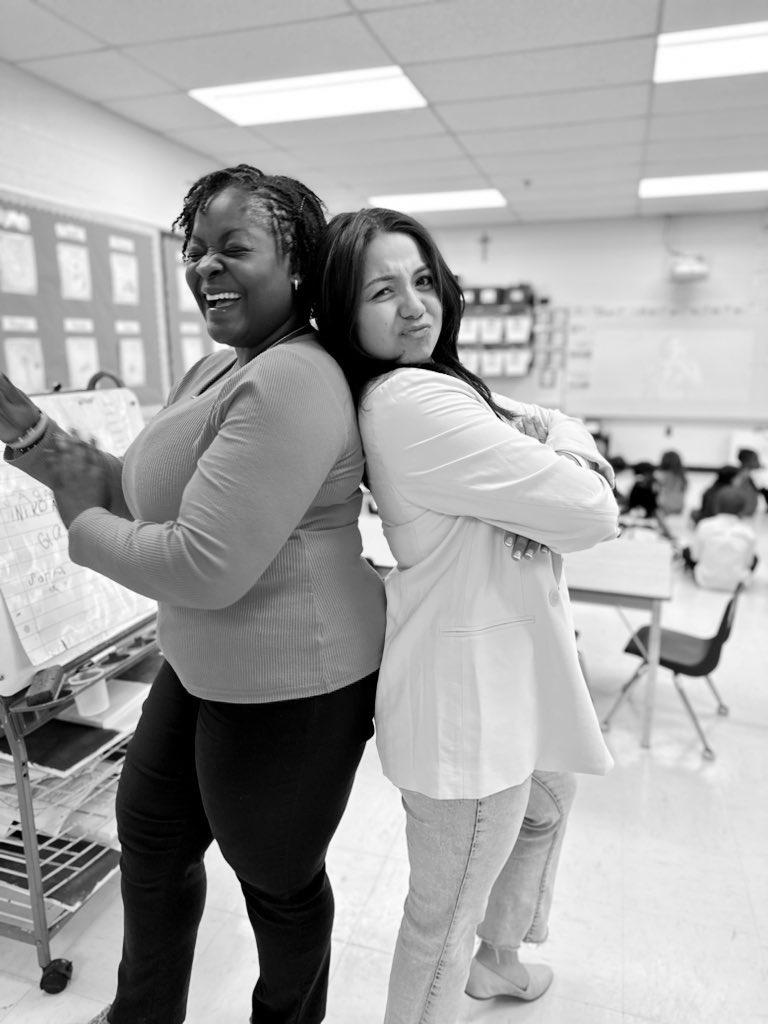 teachingwithtlc's tweet photo. @africanqueen9 

#TeacherAppreciation 💕💐

#StrongerTogether 🙏 https://t.co/BM30kZaDH2