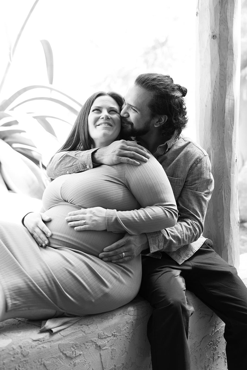 beezzzus's tweet photo. I just can’t get enough! Love these photos so much. 🖤🤍🖤 https://t.co/trBIbECnsz