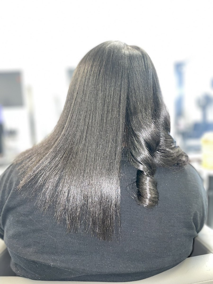 keyynah's tweet photo. One thing I will do , no matter your type of hair. I will get it straight. #baltimorestylist #pressout https://t.co/iCR2rJVT3m