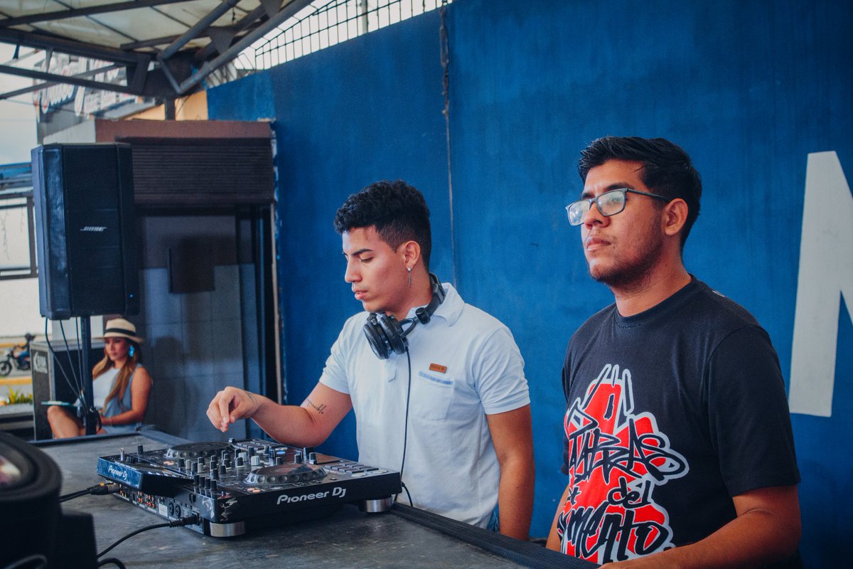 willznow's tweet photo. En estos dos últimos meses estuvimos dictando talleres dirigidos a jóvenes interesados en la improvisación de rap. Concluyendo un proceso que nos ha permitido cumplir con algunos de nuestros objetivos para este año.

📸: @jesusogmusic

#PalabrasdelPavimento #MantaRap #DiadelRap https://t.co/ihGpyPWt0b