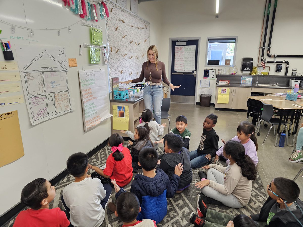 collegewood_el's tweet image. GLAD chant at work! Mrs. Bauer used movement and a chant to teach students about the states of matter. 💙💛 #projectglad #developingmindsnurturinghearts