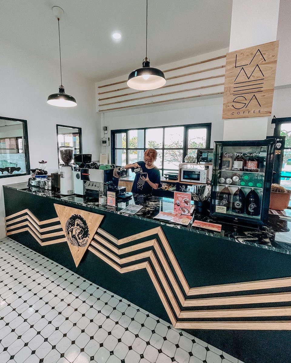 LaMesaCoffee's tweet photo. Both locations of @LaMesacoffee are open as usual today! Come spend your holiday with us! 

Deep fried crunchy tacos are now available at La Mesa Udom Suk just in time for #CincodeMayo ! #cafeteller #aroii @aroii #อร่อยบอกต่อ https://t.co/rHKu723j8a